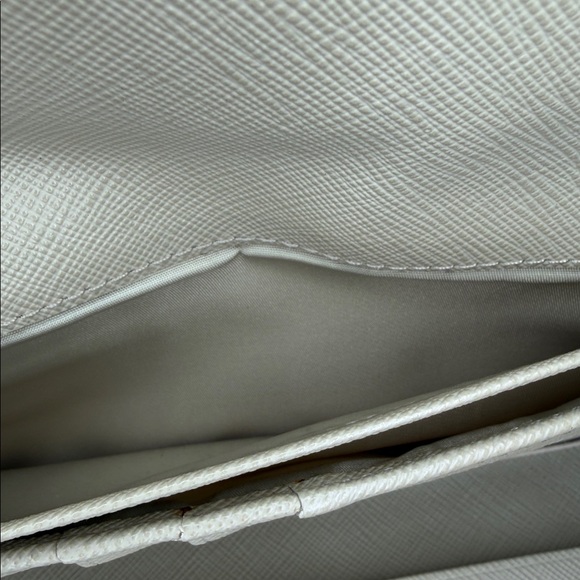 Coach EUC gorgeous, Anne and gold optic wallet, outside back zipper compartment - Picture 7 of 10